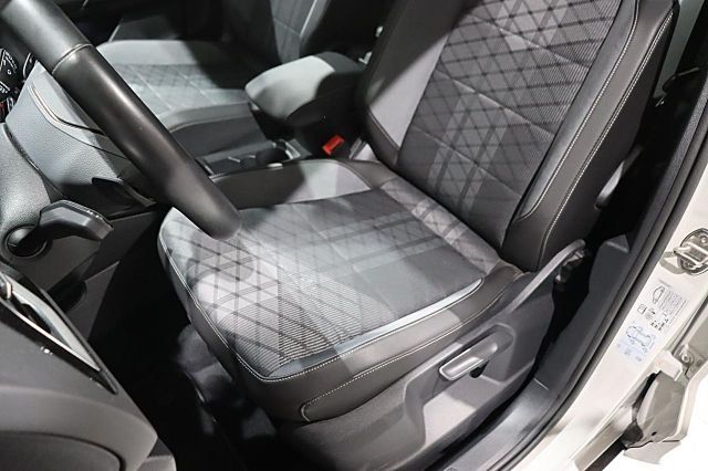 T-Roc 1.5 TSI DSG ACC R-Line BT AHK NSW SHZ R-L