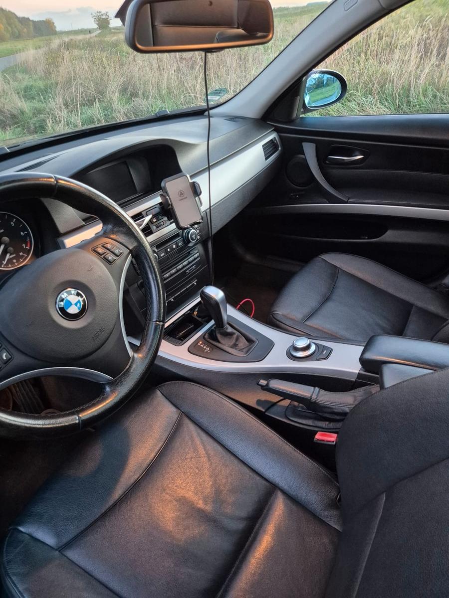 BMW 318 2007 — photo 10