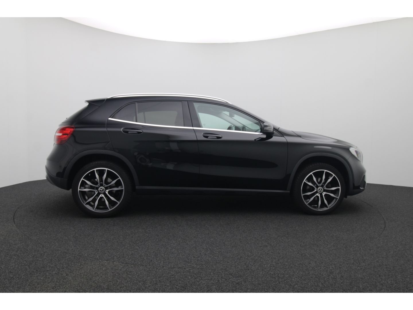 Fahrzeugabbildung Mercedes-Benz GLA 220 CDI d 4Matic Navi LED El. Heckklappe AHK