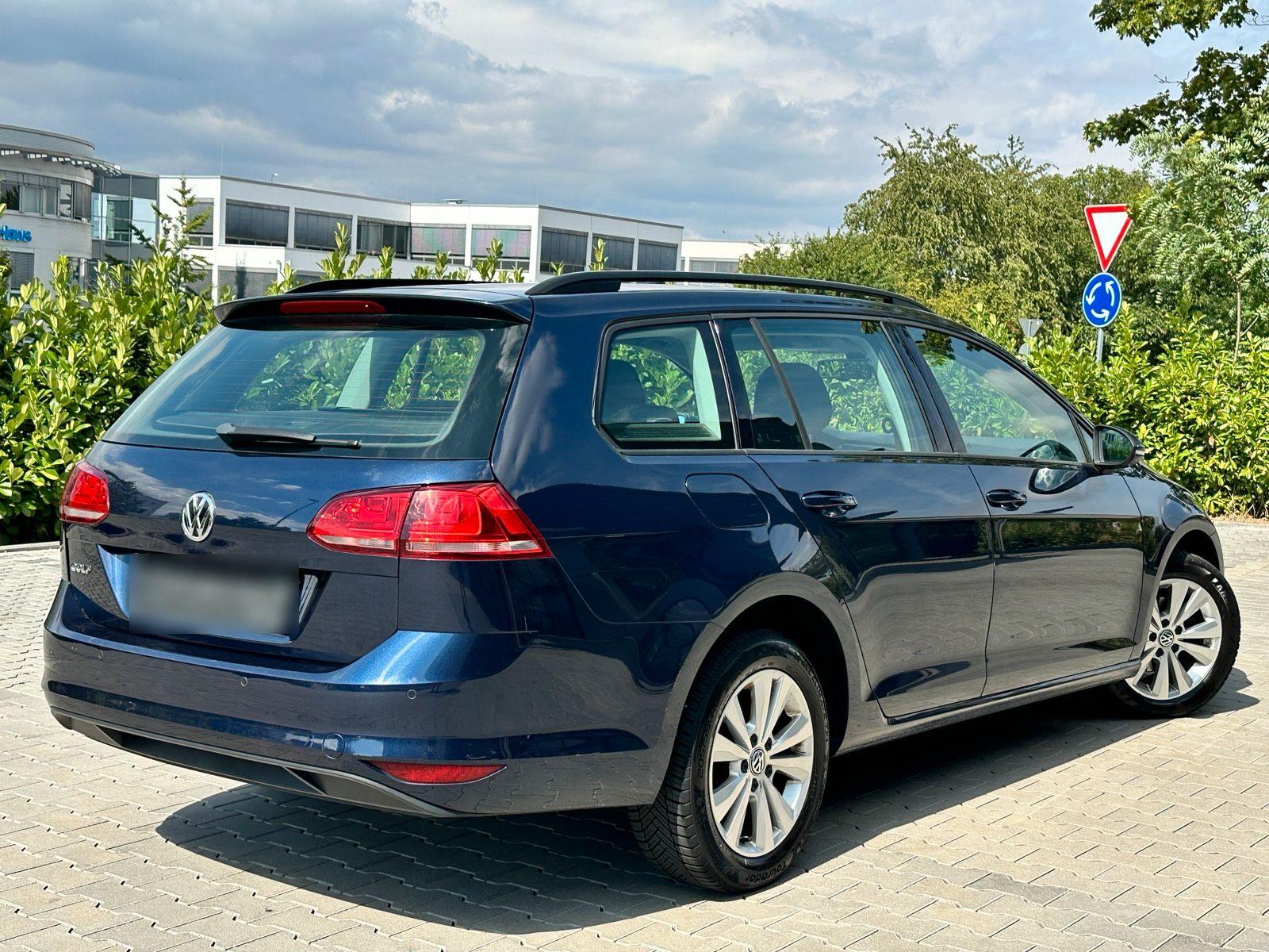 Volkswagen Golf 2014 — interior