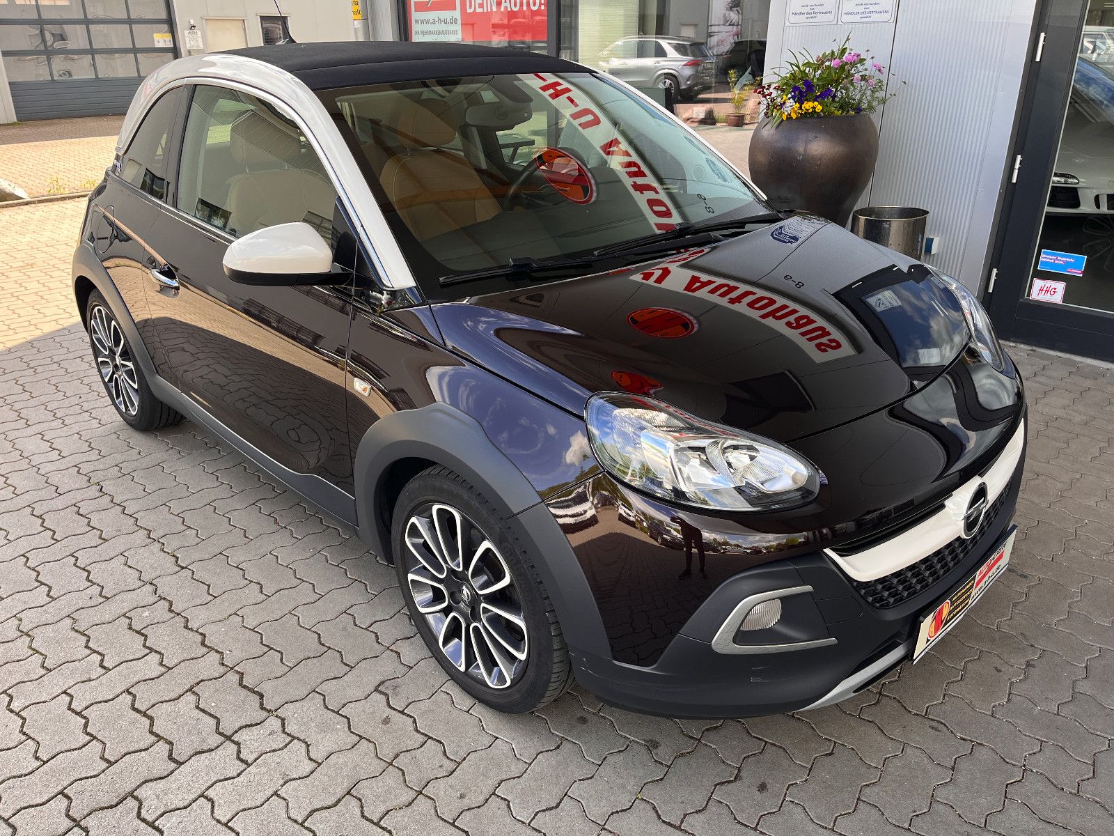 Fahrzeugabbildung Opel Adam Rocks 1.0 Turbo 85 KW Faltdach