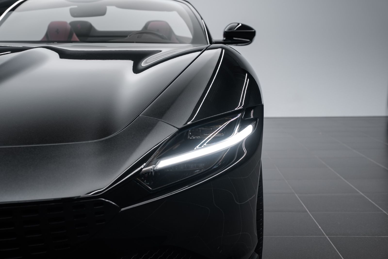 Fahrzeugabbildung Ferrari Roma Spider CARBON/DAYTONA/PASSENGER DISPLAY