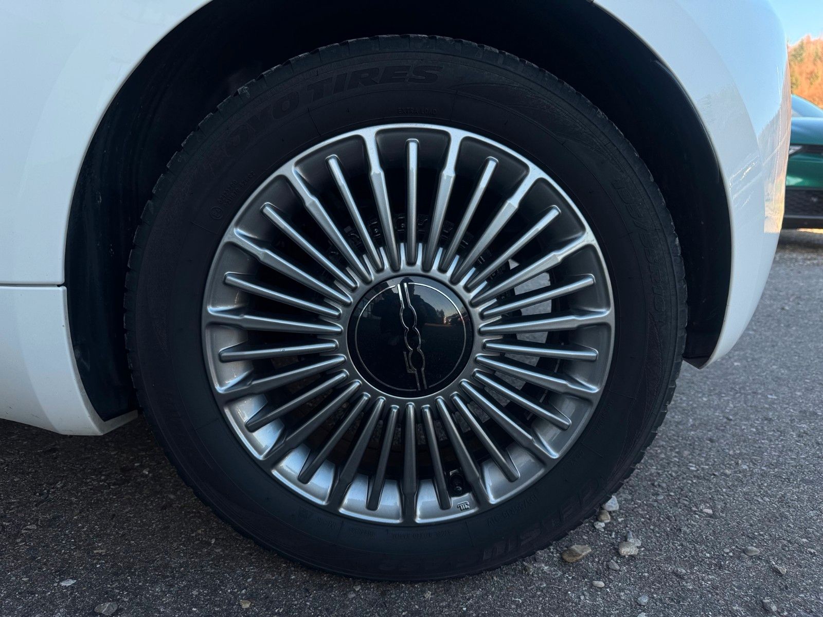 Fahrzeugabbildung Fiat 500e Carplay Klima Tempo