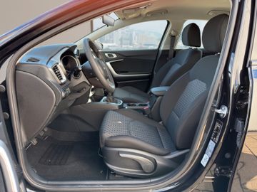 Kia Ceed 1.5 T-GDI Kamera PDC SHZ Klima CarPlay