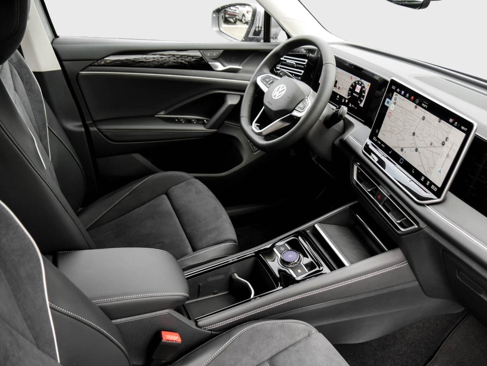 Volkswagen Tiguan Elegance eHybrid IQ.Light Navi AHK Travel imagem 3