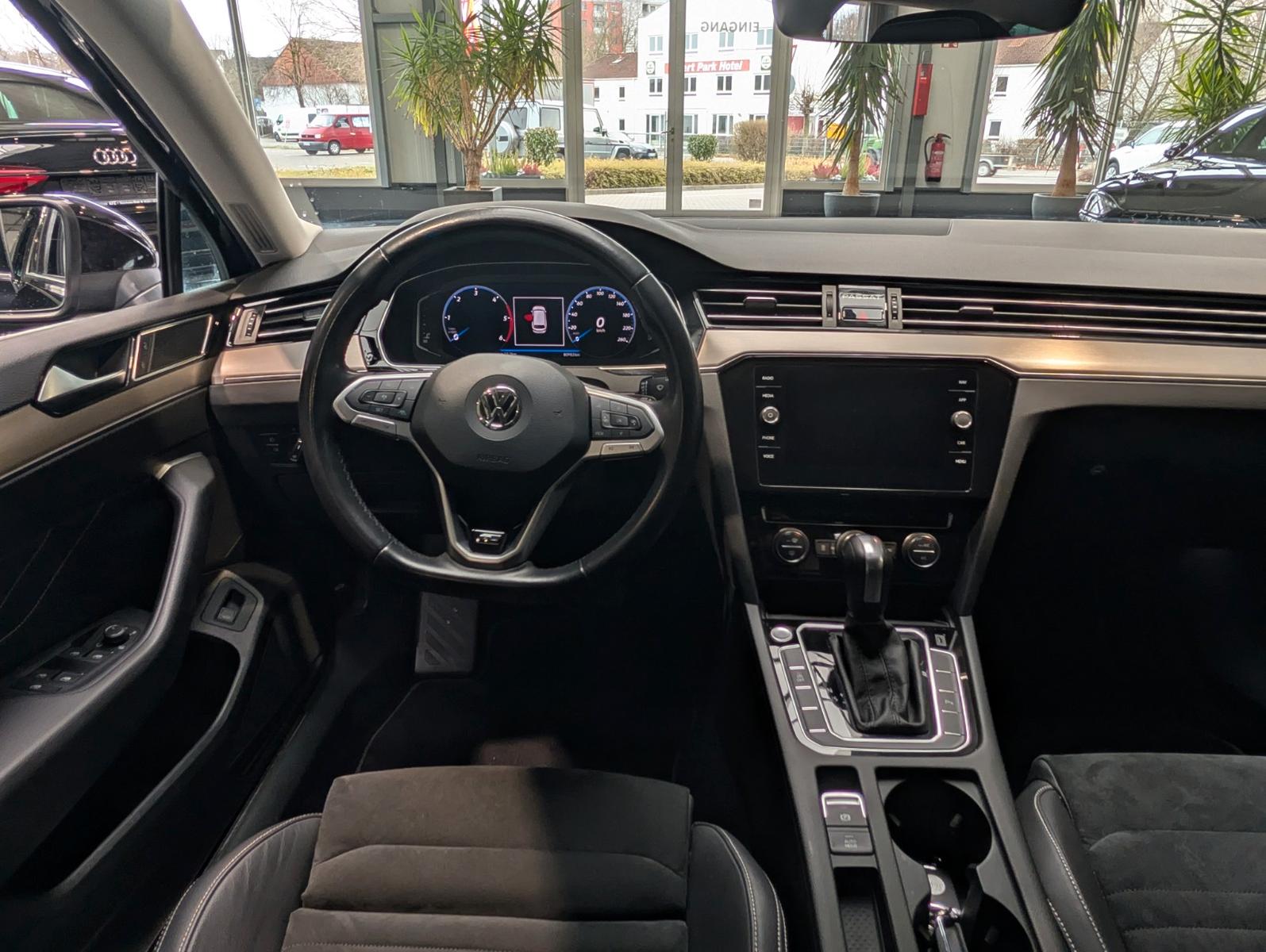 Volkswagen Passat Variant 2.0 TDI SCR DSG Elegance R-Line