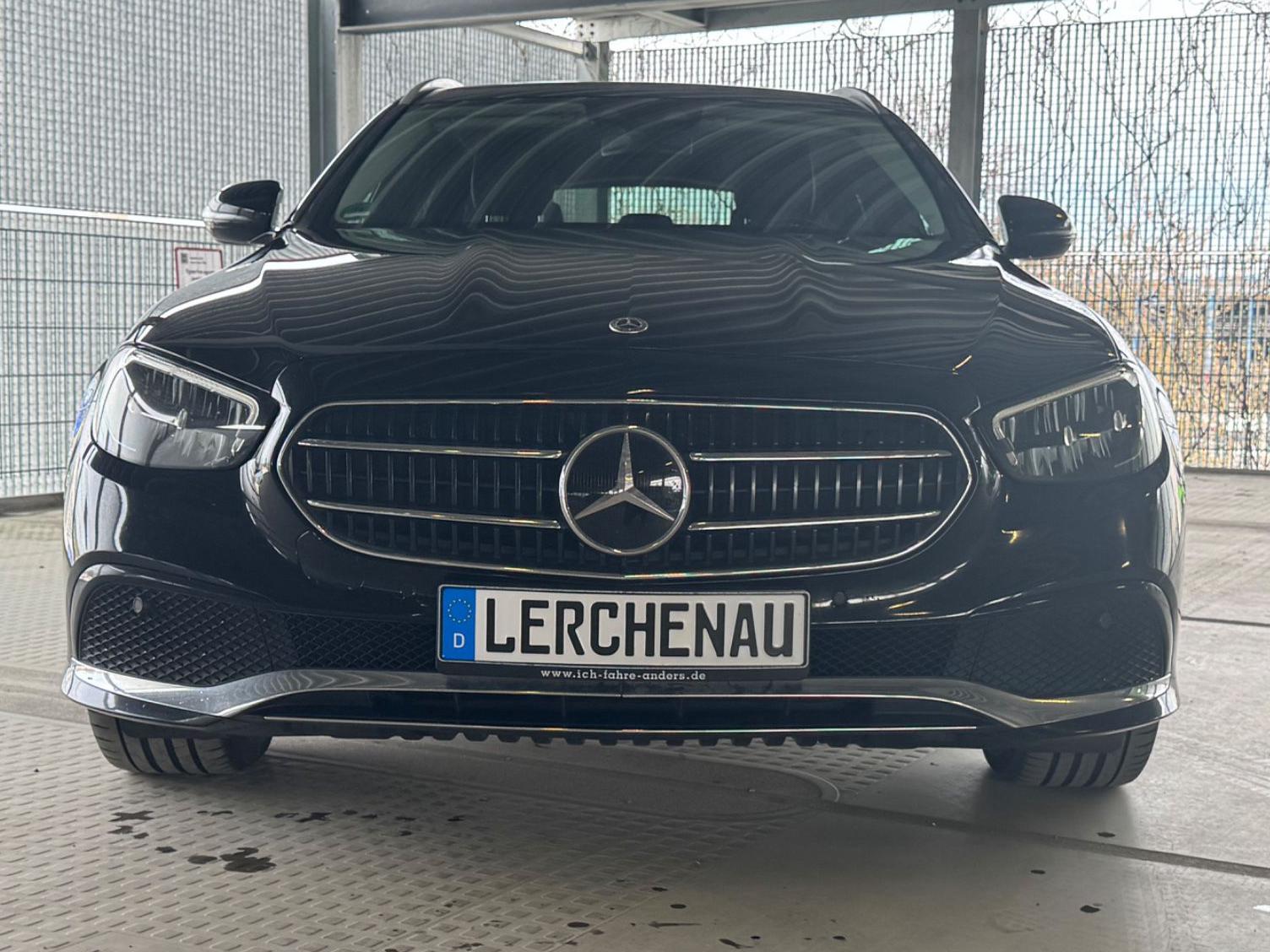 Mercedes-Benz 300 T de 4Matic Distronic Plus *NAVI*LED*LEDER*