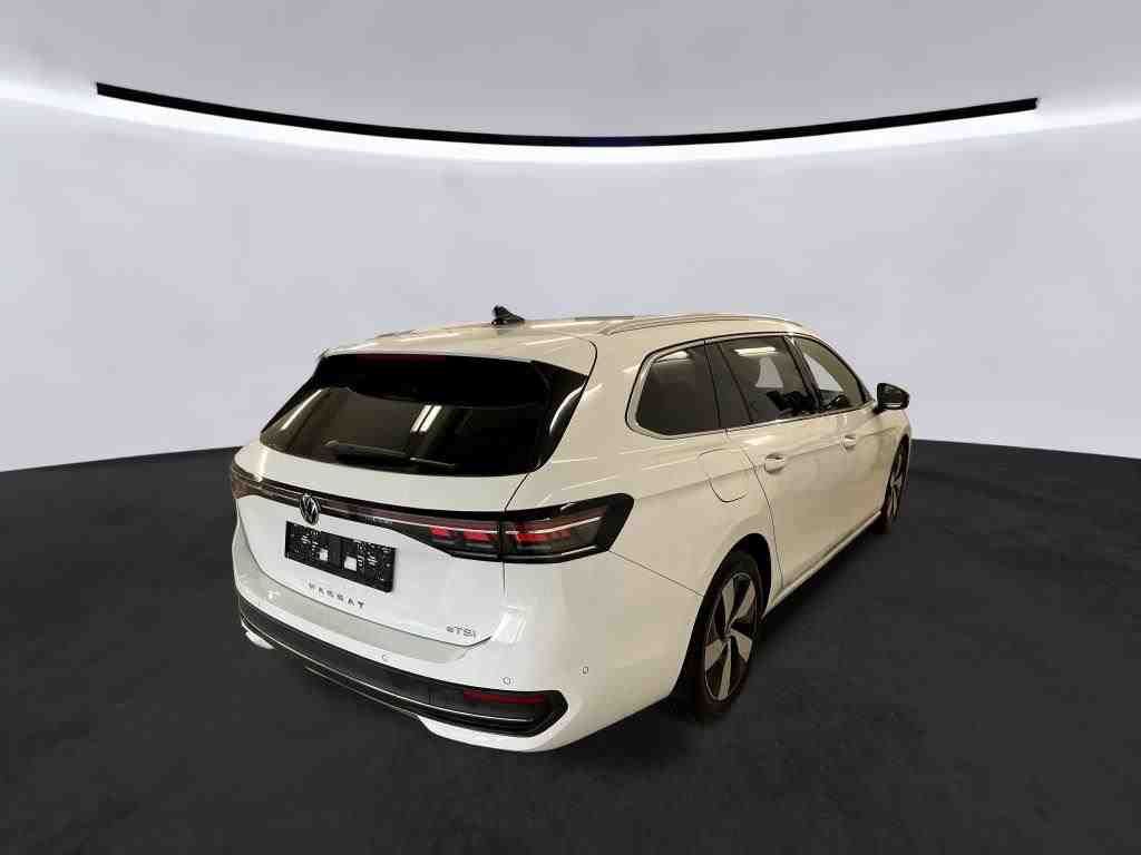 Volkswagen Passat - Bild 3