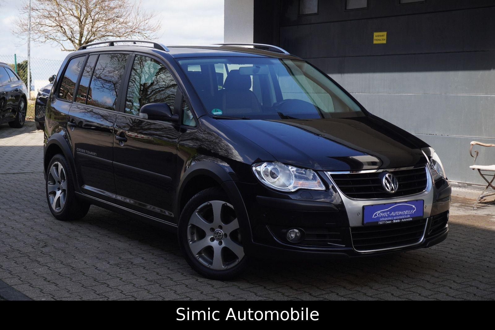 Volkswagen Touran 1.6 CrossTouran KLIMA+NAVI+ALU+AHK+7Sitze