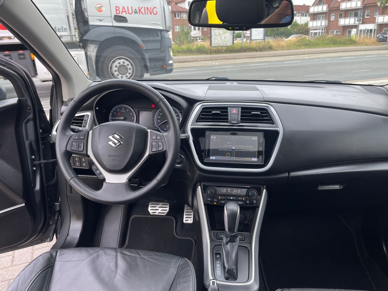 Fahrzeugabbildung Suzuki SX4 S-Cross Comfort+ 4x4/AHK/Allwetter