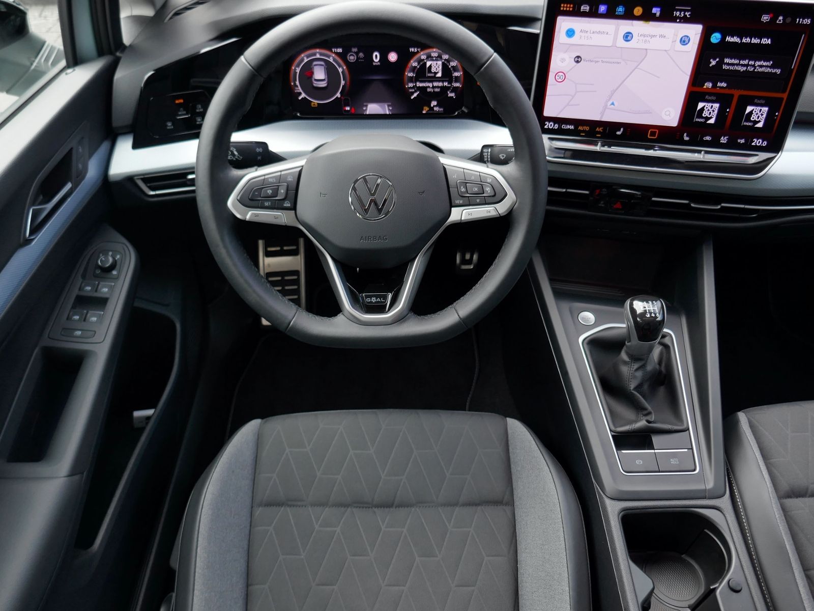 Fahrzeugabbildung Volkswagen Golf VIII GOAL 1.5 TSI | LED PDC ACC Navi App