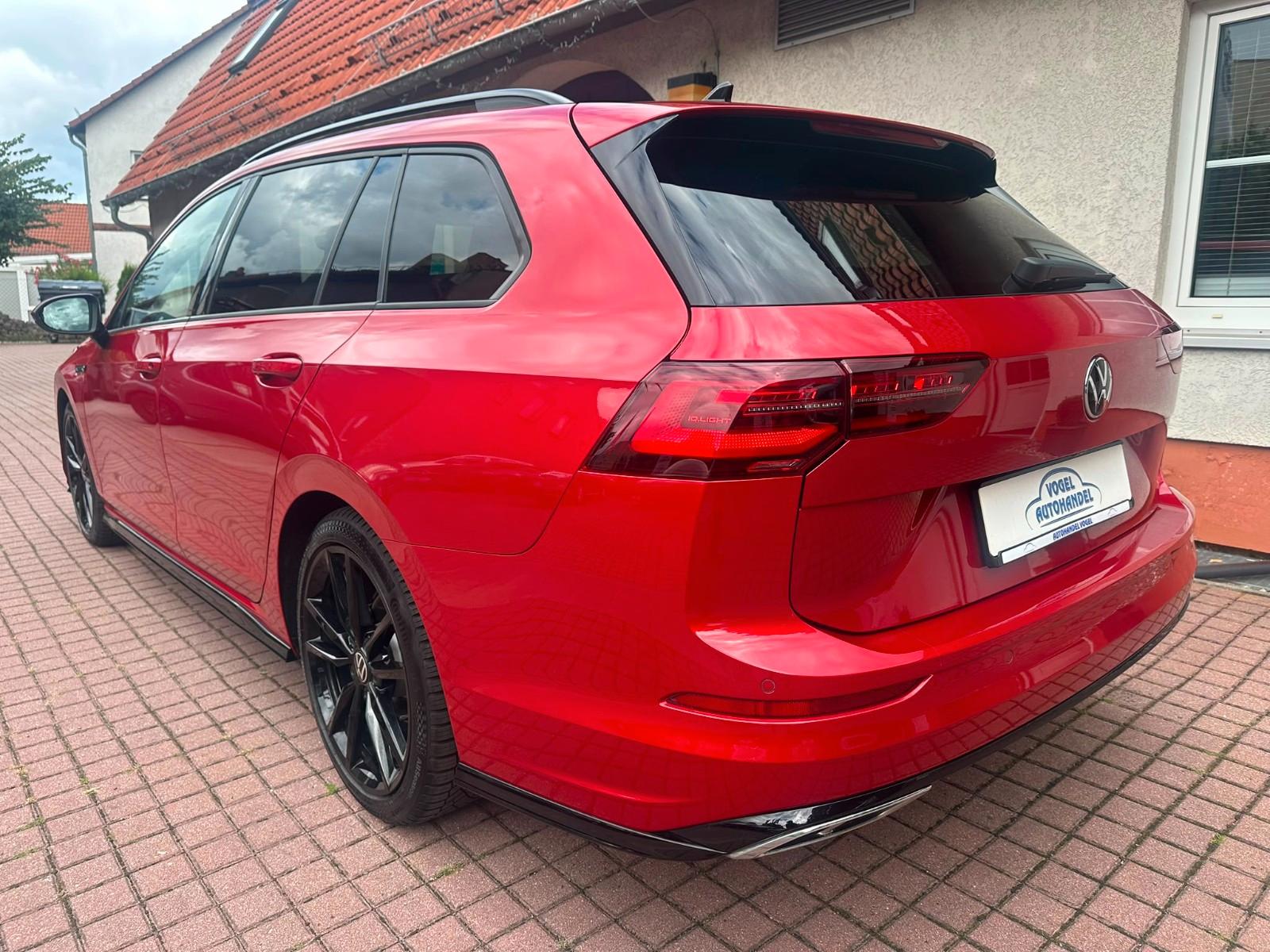 Volkswagen Golf VIII Variant R-Line*PANO*IQ-LIGHT*AHK*DYNA*