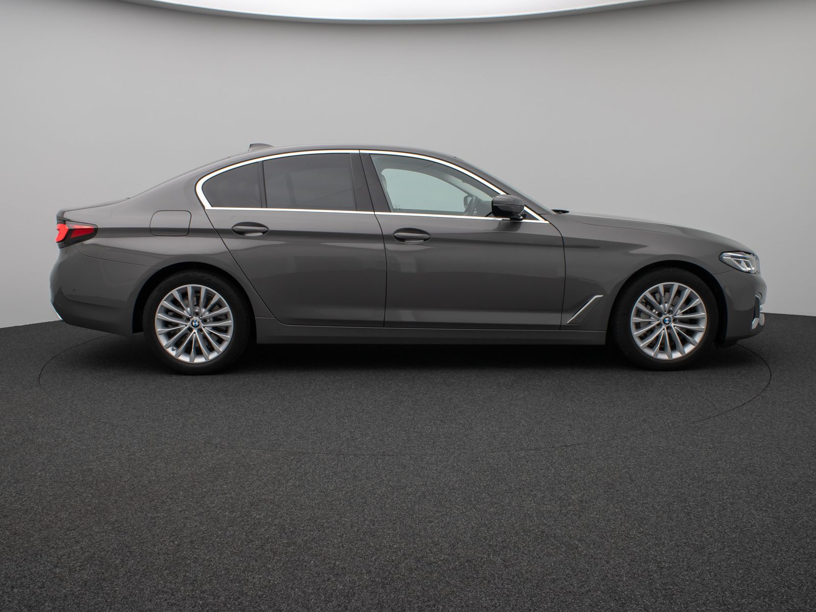 Fahrzeugabbildung BMW 530i Luxury Line Kamera Laser HUD DAB H/K SoftCL