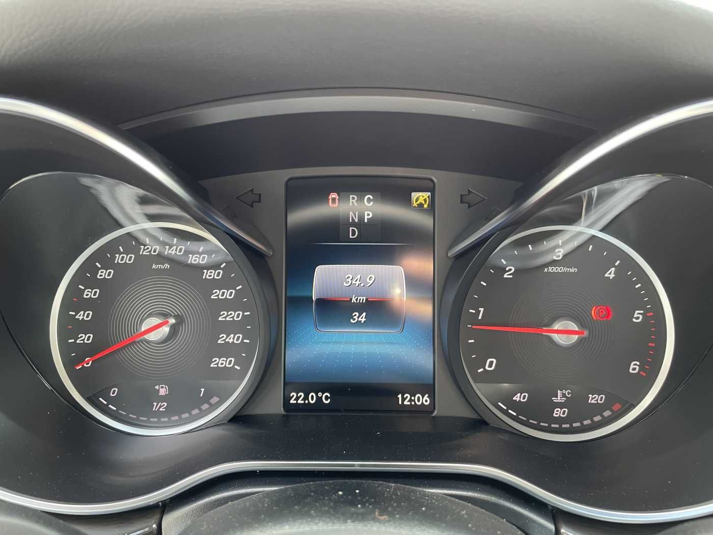 Fahrzeugabbildung Mercedes-Benz V 300 d AVA 4MATIC AMG Kühlschrank AIRMATIC