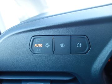 Bild 26 Ford Transit Connect 2.0 Trend L2 PDC SHZ NAVI