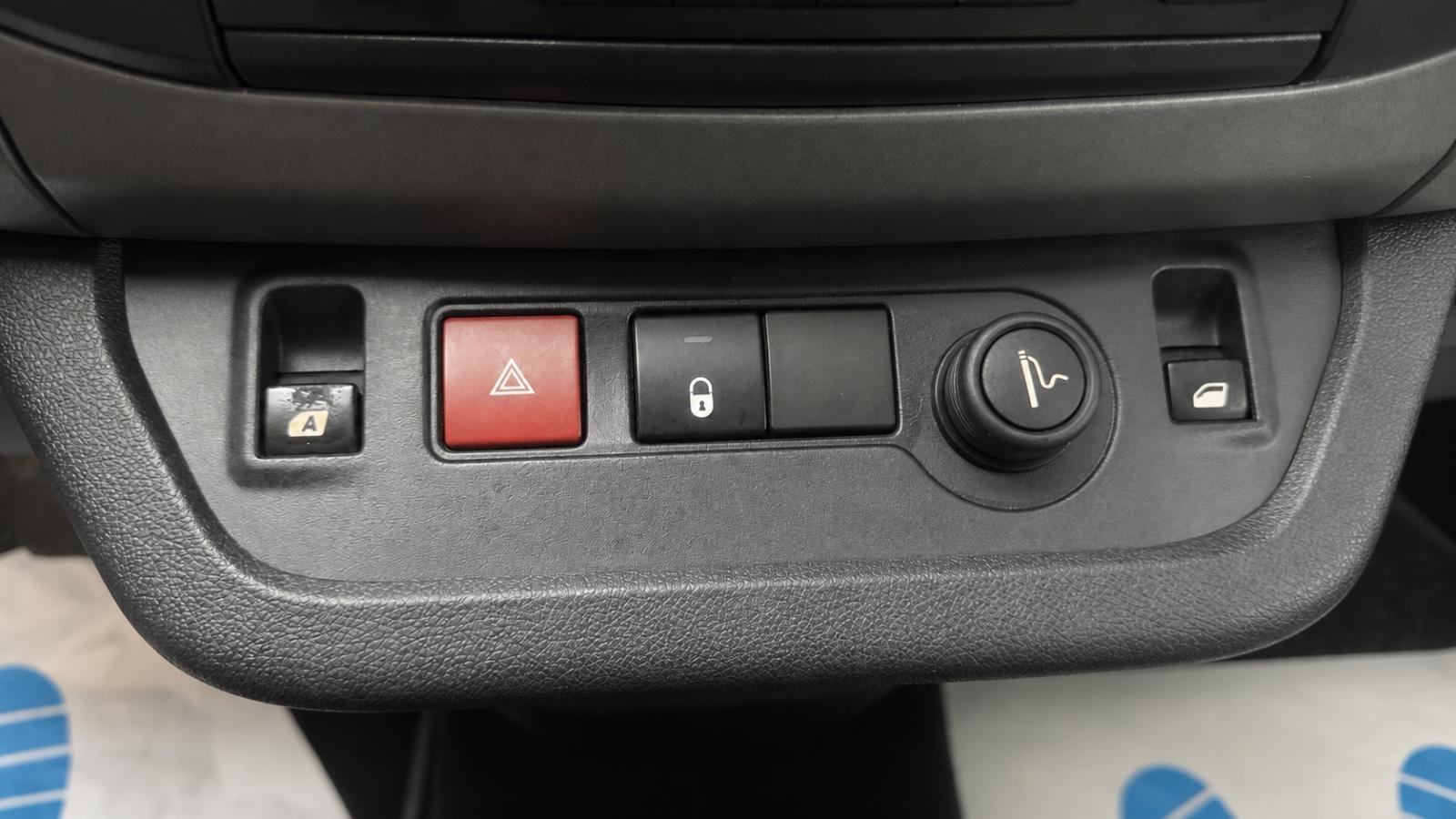 Citroën Berlingo Kombi Silver Selection*TÜVneu*Klima*AHK