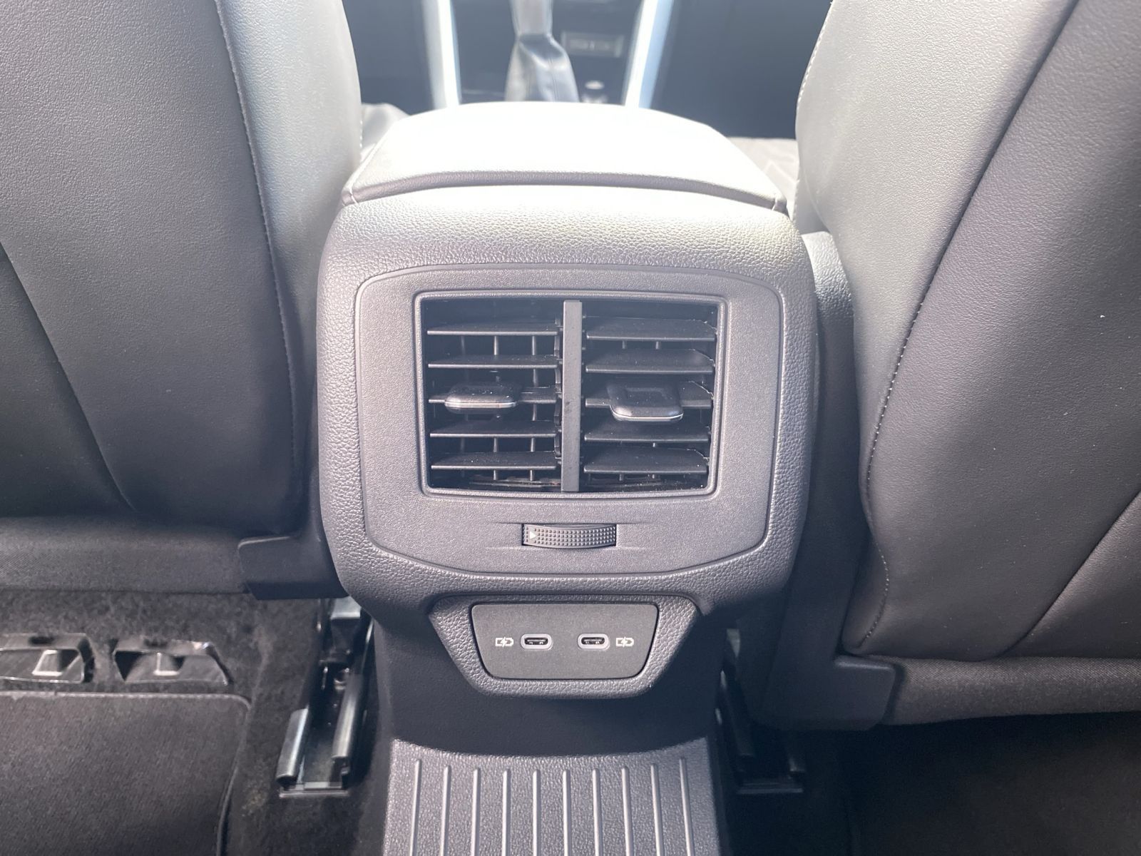 Volkswagen T-Roc - Bild 14
