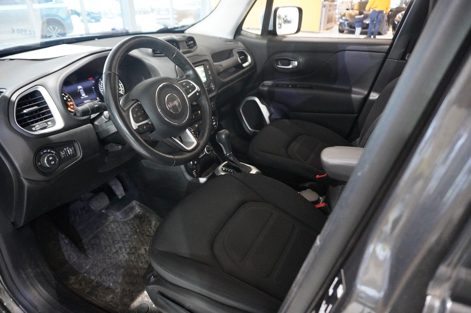 Fahrzeugabbildung Jeep Renegade 1.4 LIMITED 4WD BI-XENON/SHZ/PANO./DAB+