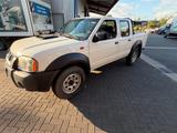 Nissan NP 300 5-Sitzer  Doppelkabine 4x4 AHK TÜV - Nissan NP 300 Gebrauchtwagen