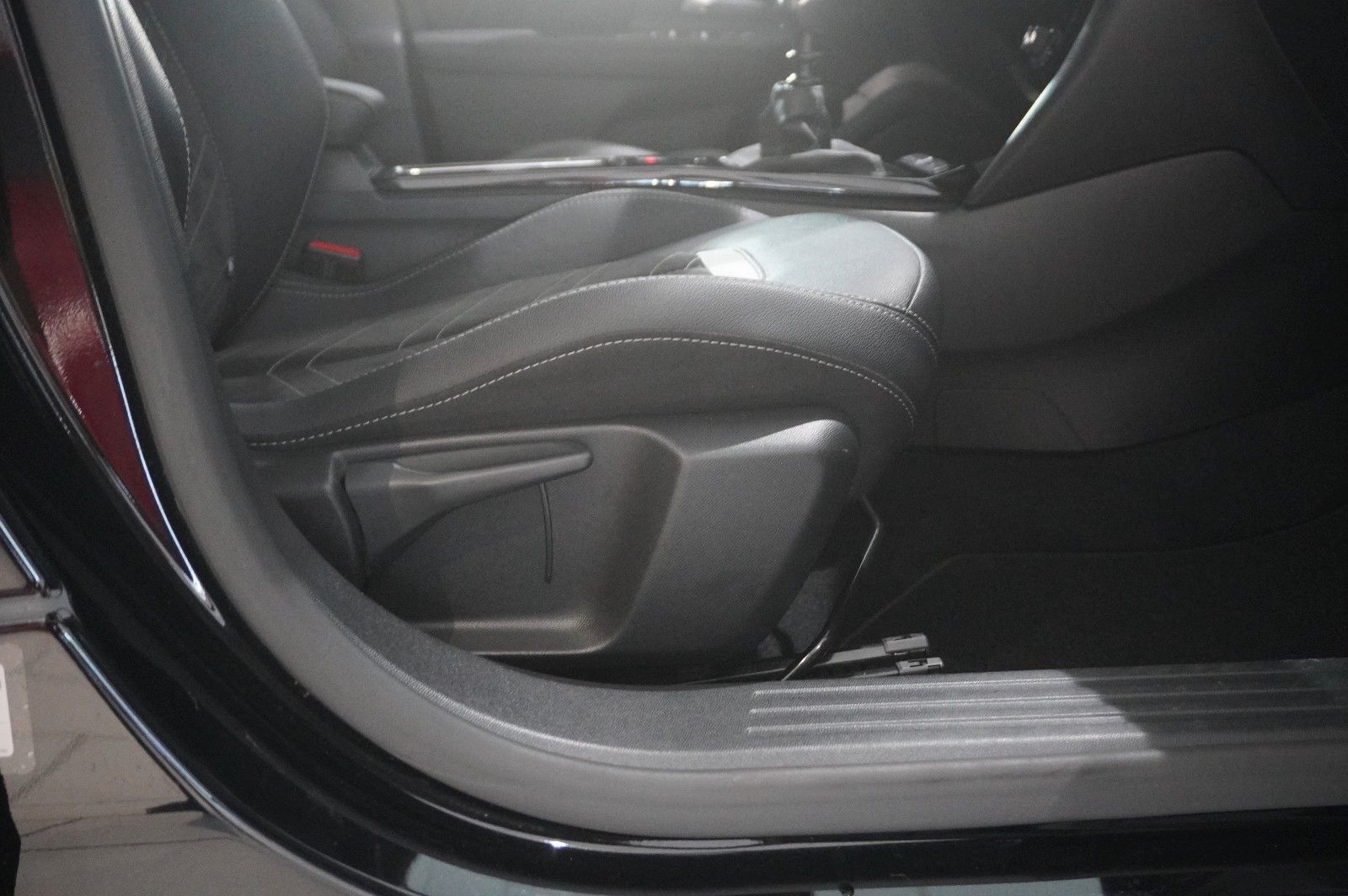 Fahrzeugabbildung Opel Mokka 1.2 Ultimate AHK/NAVI/SHZ/KAMERA/ACC/18"AL