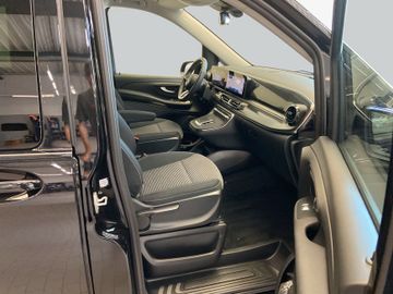 Mercedes V 220 - 12
