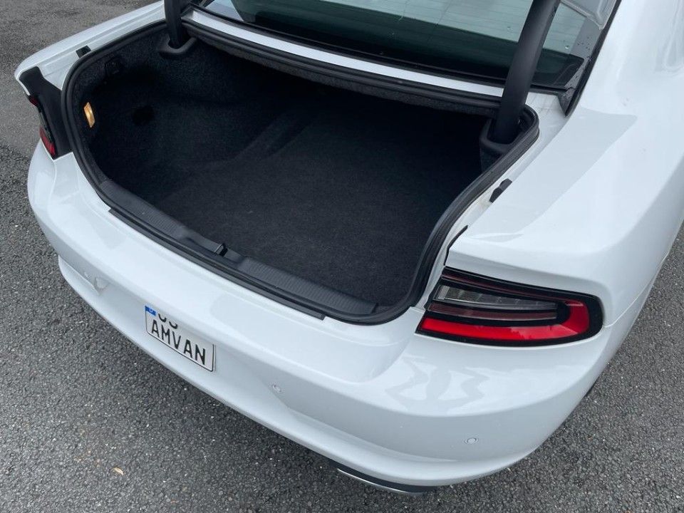 Fahrzeugabbildung Dodge Charger 18er GT 4x4 Sitzlüftung Memory Sitze