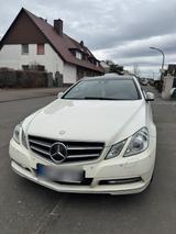 Mercedes-Benz Mercedes Benz E-Coupé 350 - Mercedes-Benz 350 mit Benzin-Antrieb