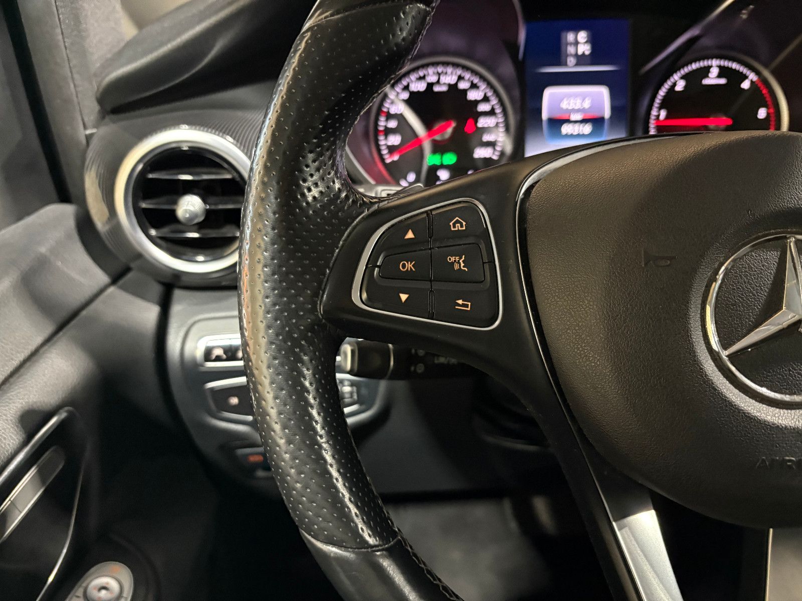 Fahrzeugabbildung Mercedes-Benz V 220d EDITION lang /8-SITZ/BURMESTER/KAMERA/