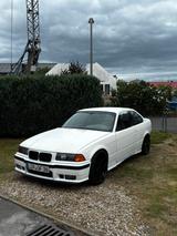 BMW E36 318is Coupé - BMW 318: E36 318is