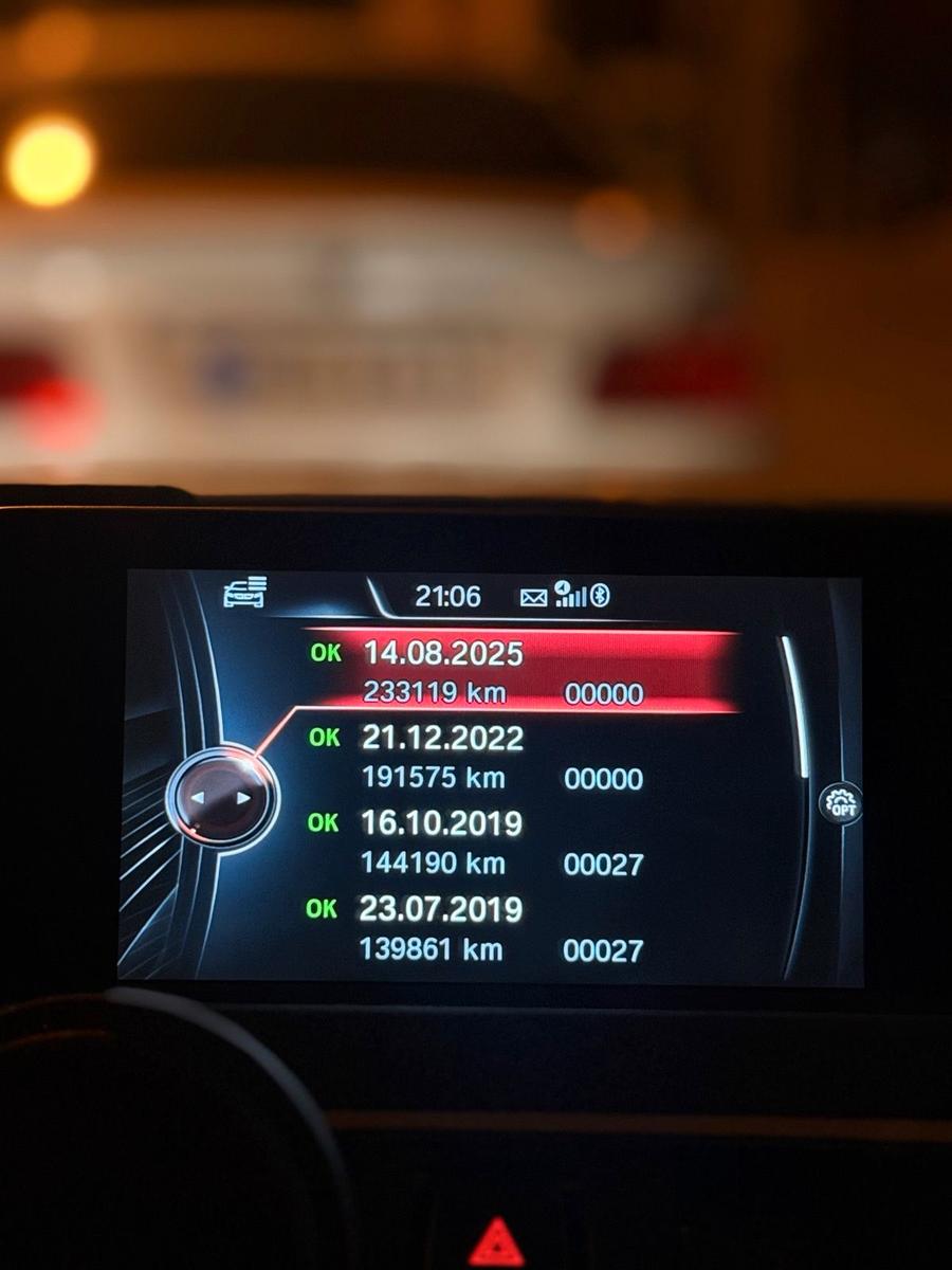 BMW 318 2014 — photo 15