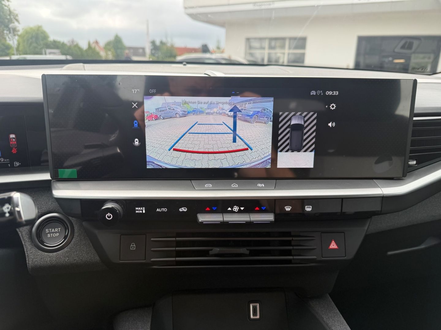 Fahrzeugabbildung Opel Grandland 1.6 Plug-in-Hybrid mit AHK+Allwetter