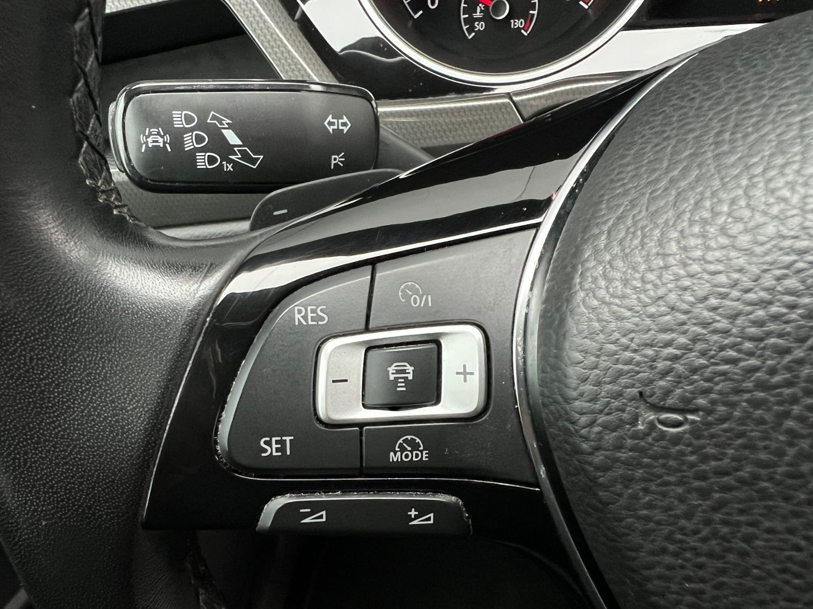 Fahrzeugabbildung Volkswagen Touran JOIN 2.0 TDI DSG *Standheiz,AHK,Navi,ACC*