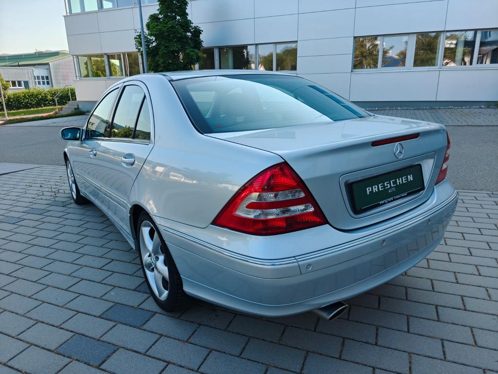 Mercedes-Benz C 230