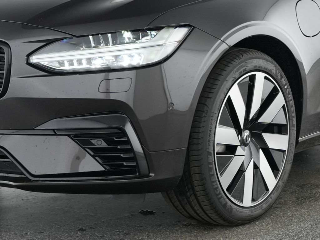 Volvo V90 Kombi Plus Dark Recharge Plug-In Hybrid AWD  foto 10
