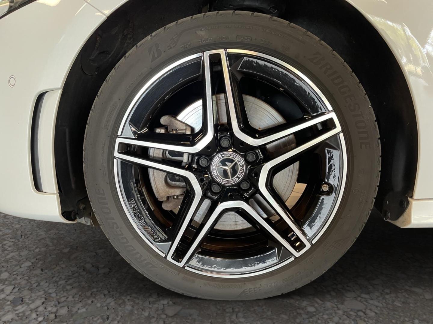 Mercedes-Benz A 250 e AMG*AHK*PANO*RFK*NAVI*LED