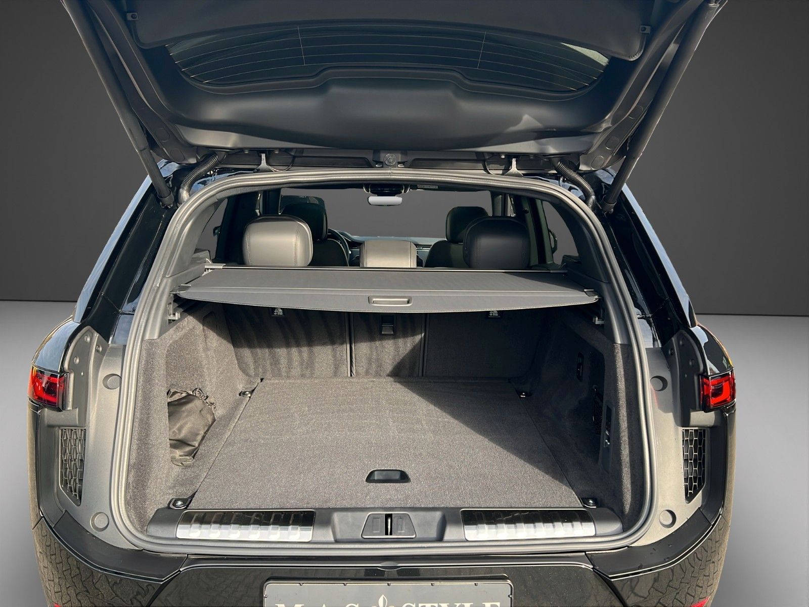 Fahrzeugabbildung Land Rover Range Rover Sport P460e Dynamic SE 23 Zoll