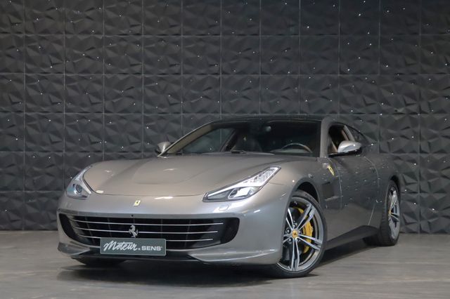 Ferrari GTC4Lusso V12 - Lift - Passenger - Panoramic