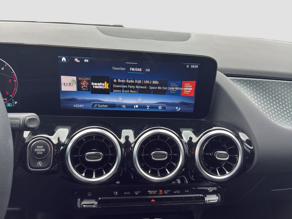 Fahrzeugabbildung Mercedes-Benz GLA 220 d 4M AHZV*M-BEAM*KAMERA*DAB*LENKRADHZG*