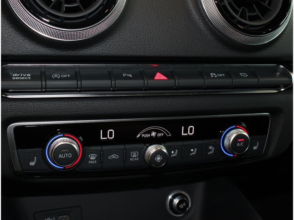 Fahrzeugabbildung Audi A3 Sportback 40 TFSI quattro S Line PNRM*LED*B&O