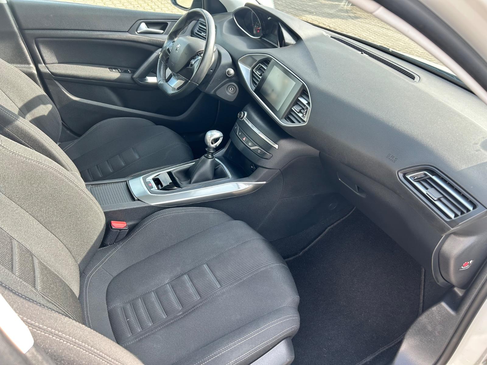 Peugeot 308 Allure 1.6 *1st Hand*Navi*Bluetooth*Xenon*TP