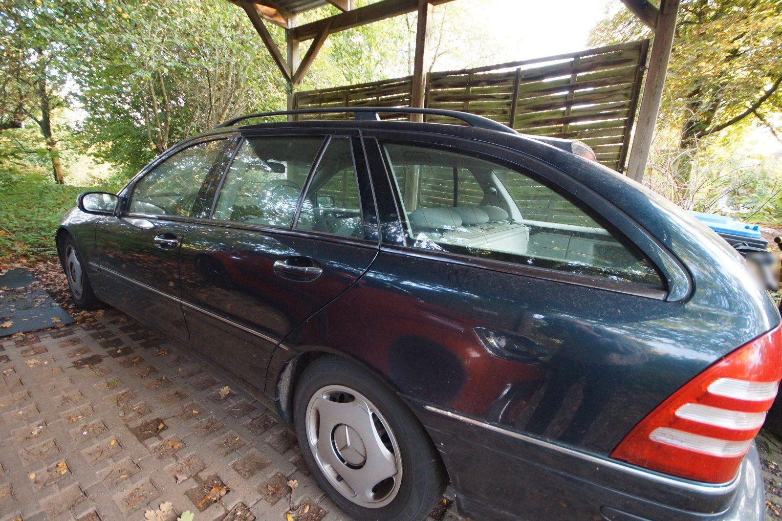 Mercedes-Benz C220 2004 — двигун 143 HP (105kW)