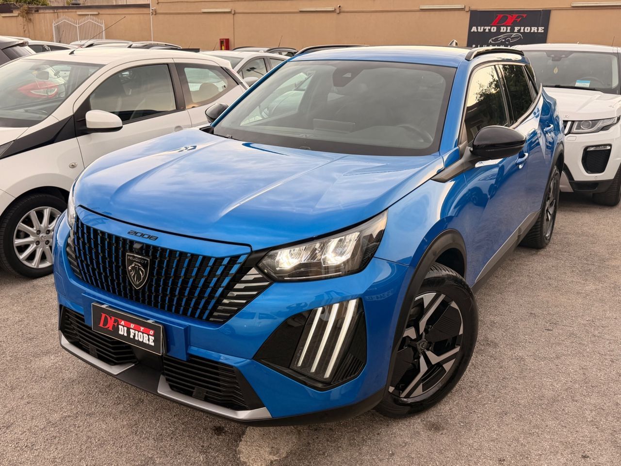 Peugeot 2008 1.5 BlueHDi 130 EAT8 Allure navi co imagem 2