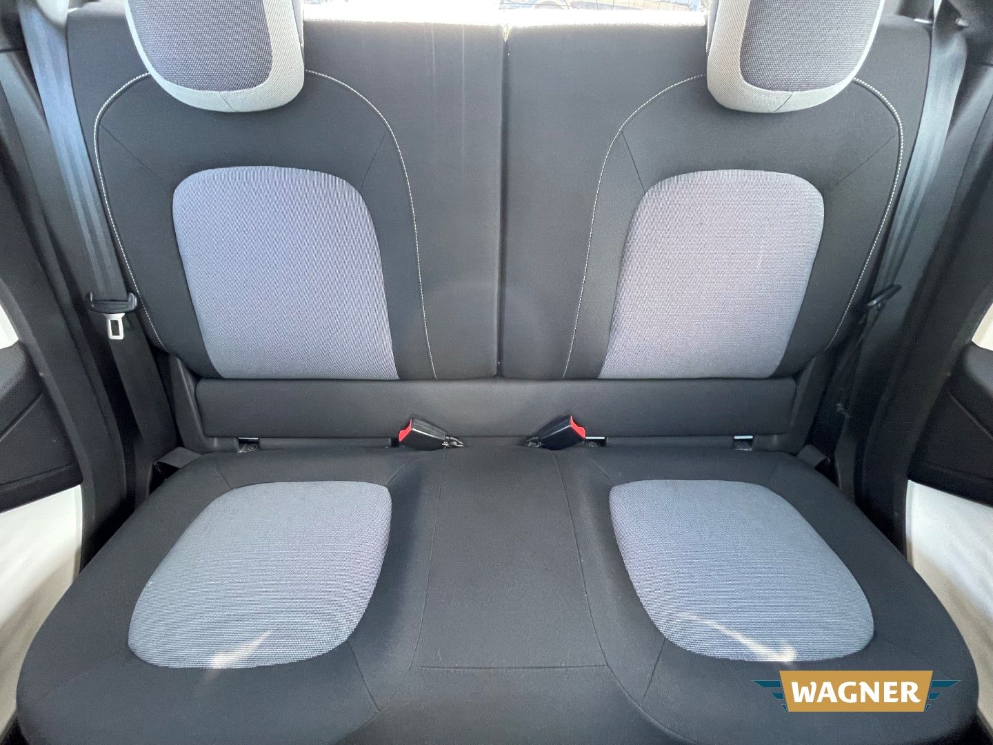 Fahrzeugabbildung Renault Twingo Dynamique leichter Frontschaden