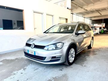 Volkswagen Golf - 1