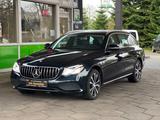 Mercedes-Benz E 220d T-Modell /Torwinkel/Ambientebeleuchtung - Mercedes-Benz E-Klasse: T Modell