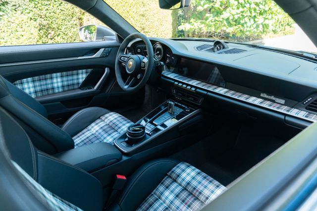 Porsche 992 Turbo 50 Jahre/ HERITAGE PAK/ NACHT/ BURMEST