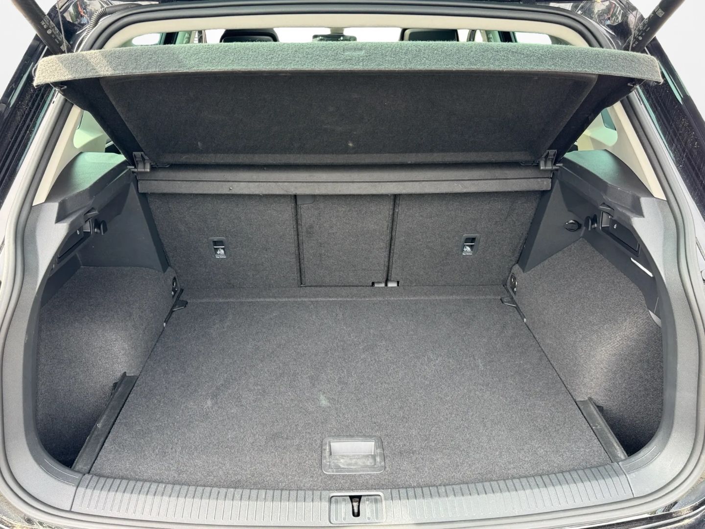 Tiguan 2.0 TDI DSG Elegance *NAVI*MATRIX*PANO*