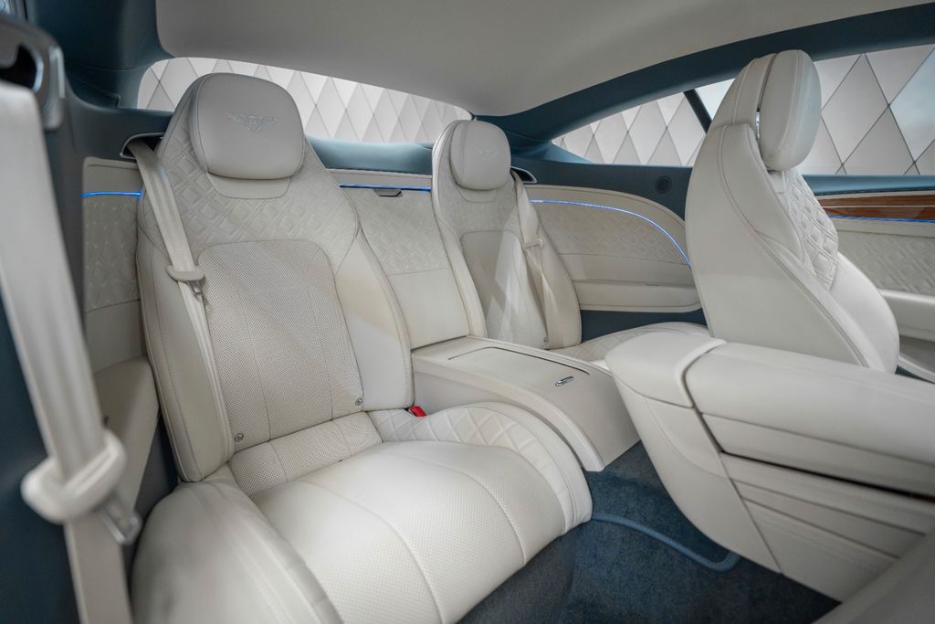 Continental GT V8 MULLINER BLUE/BEIGE - Bild 16