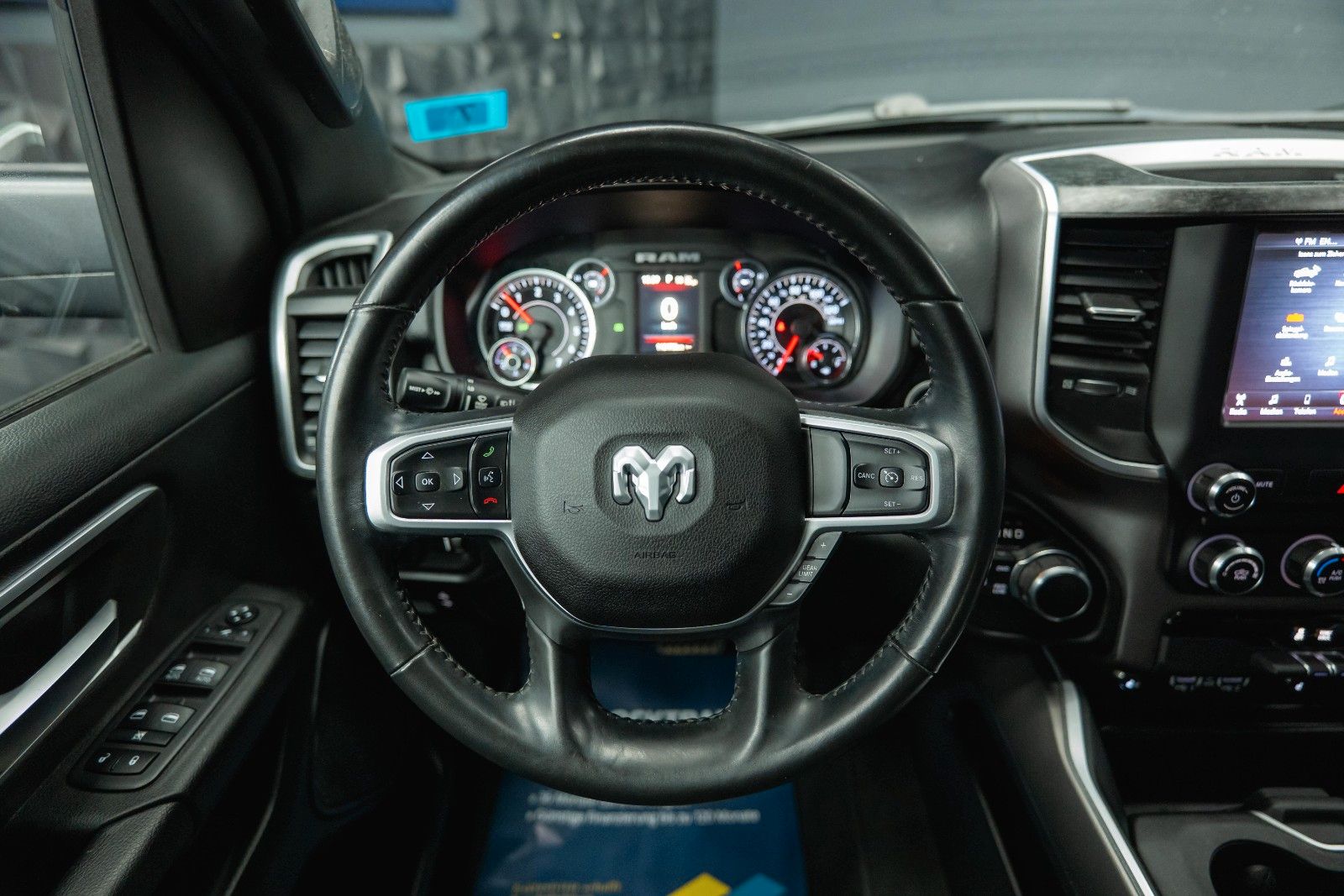Fahrzeugabbildung Dodge RAM 5.7 V8 HEMI 4x4 OFFROAD Night Limited 19%