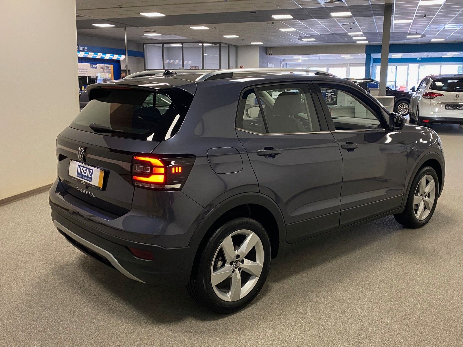 Fahrzeugabbildung Volkswagen T-CROSS 1.0 TSI OPF STYLE+KAMERA+ACC+SITZHEIZUNG